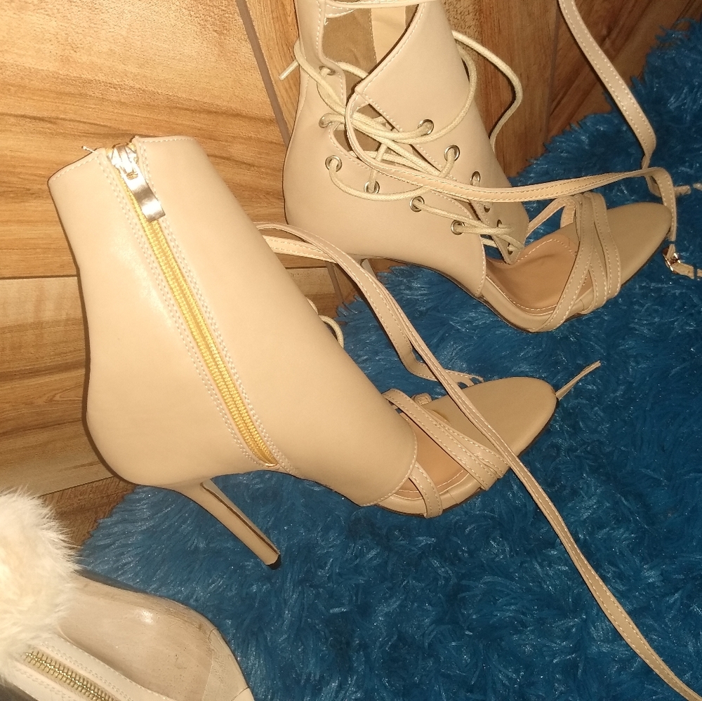 Shoes - Picture 2 of 3